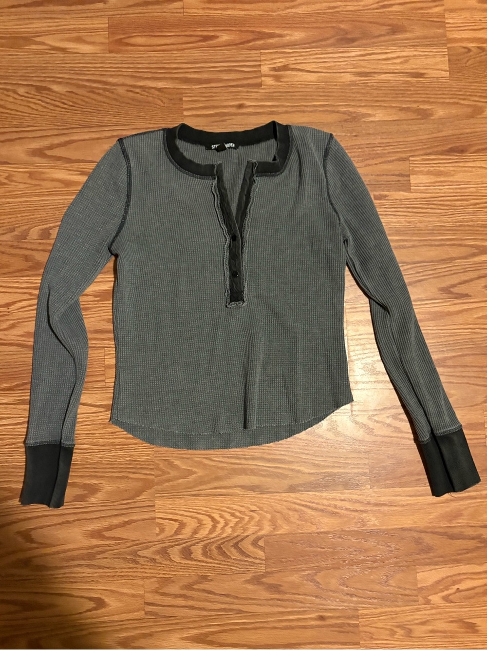 Steve Madden Sz XS Women's Long Sleeve Waffle Henley Top - Black/Grey